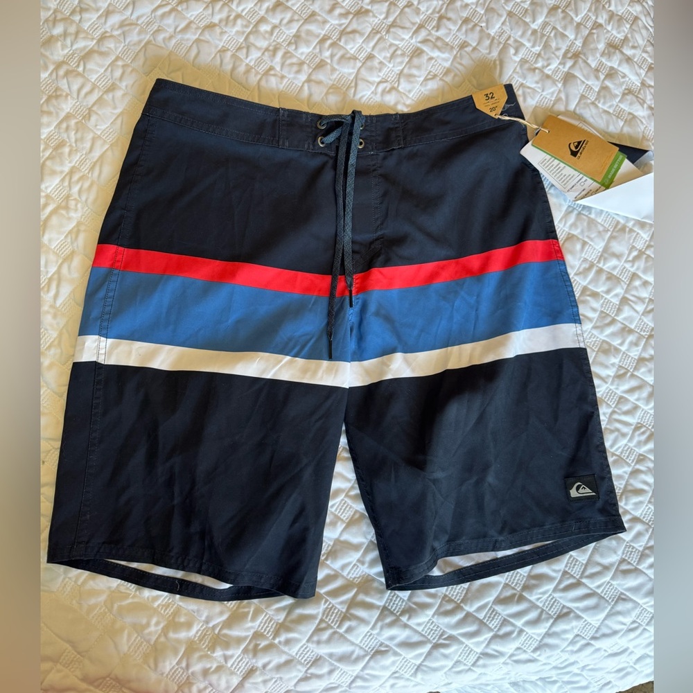 • Quiksilver • NWT Men’s Swim Board Shorts Size 32